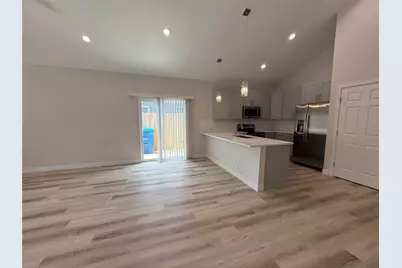 817 5th Street, Lockhart, TX 78644 - Photo 5