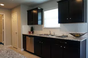 399 Langely, Kyle, TX 78640 - Photo 5