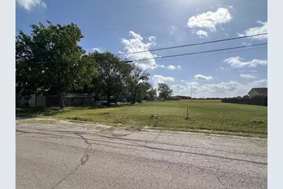 1200 Torres Street, Lockhart, TX 78644 - Photo 3