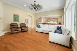 105 Arrowhead Rd, Georgetown, TX 78633 - Photo 9
