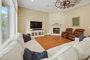 105 Arrowhead Rd, Georgetown, TX 78633 - Photo 11