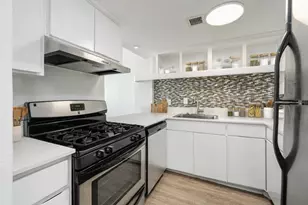 1800 Lavaca St, Austin, TX 78701 - Photo 3