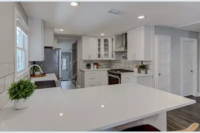 2200 E 14th Street, Austin, TX 78702 - Photo 9