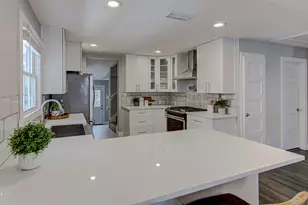 2200 E 14th St, Austin, TX 78702 - Photo 9