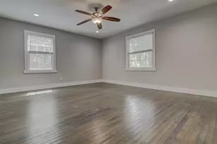 2200 E 14th St, Austin, TX 78702 - Photo 9