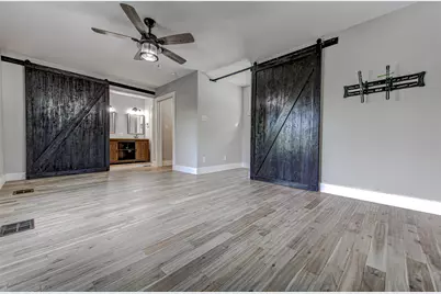 2200 E 14th Street, Austin, TX 78702 - Photo 15