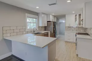 2200 E 14th St, Austin, TX 78702 - Photo 7