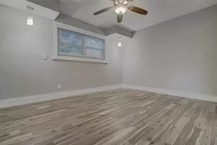 2200 E 14th St, Austin, TX 78702 - Photo 17