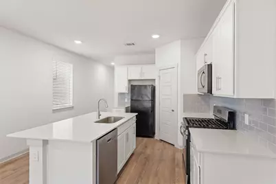 328 Fairfax Avenue, San Marcos, TX 78666 - Photo 3