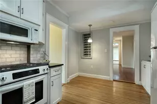 815 E 31st St, Austin, TX 78705 - Photo 9