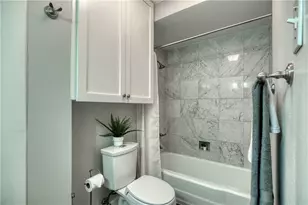 815 E 31st St, Austin, TX 78705 - Photo 11