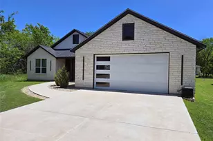 109 Kipapa Ct, Bastrop, TX 78602 - Photo 3
