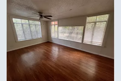 819 E 31st Street, Austin, TX 78705 - Photo 17