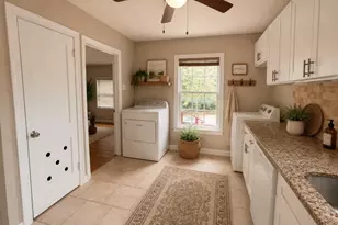 819 E 31st St, Austin, TX 78705 - Photo 5