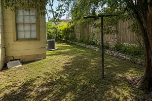 819 E 31st St, Austin, TX 78705 - Photo 19