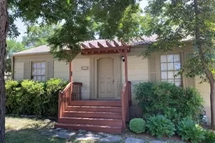 819 E 31st St, Austin, TX 78705 - Photo 1