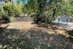 819 E 31st St, Austin, TX 78705 - Photo 21