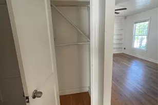 819 E 31st St, Austin, TX 78705 - Photo 17