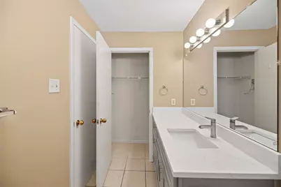 712 Graham Place #302, Austin, TX 78705 - Photo 21