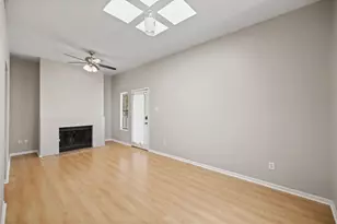 712 Graham Pl, Austin, TX 78705 - Photo 5