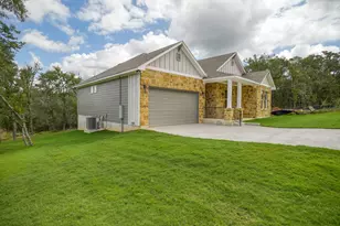 185 Nuuanu Ln, Bastrop, TX 78602 - Photo 5