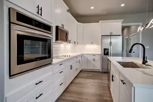185 Nuuanu Ln, Bastrop, TX 78602 - Photo 13