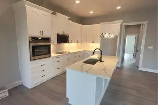 185 Nuuanu Ln, Bastrop, TX 78602 - Photo 11