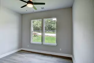 185 Nuuanu Ln, Bastrop, TX 78602 - Photo 23