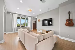 17305 Lake Wood Cir, Dripping Springs, TX 78620 - Photo 9