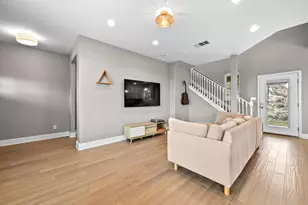 17305 Lake Wood Cir, Dripping Springs, TX 78620 - Photo 7