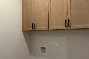 236 E Luna Blue Ln, Jarrell, TX 76537 - Photo 9