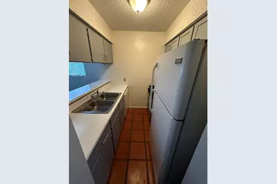 104 E 32nd Street #206, Austin, TX 78705 - Photo 5