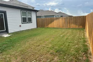 118 Two Bits Ln, Elgin, TX 78621 - Photo 21