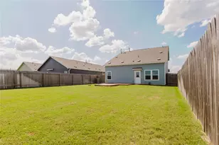 504 N Thunderstorm Ave, Lockhart, TX 78644 - Photo 19
