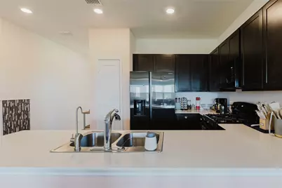 504 N Thunderstorm Avenue, Lockhart, TX 78644 - Photo 9