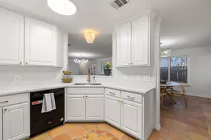 2009 Winsted Ln, Austin, TX 78703 - Photo 9