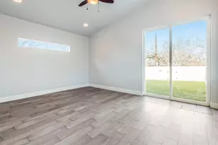 1130 Spur St, Austin, TX 78721 - Photo 9