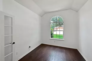 201 Arrezo Ln, Georgetown, TX 78628 - Photo 5