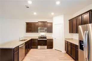 1004 Riverdale Cove, Jarrell, TX 76537 - Photo 17