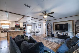 230 Sunkist Dr, Lockhart, TX 78644 - Photo 5