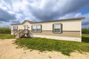 230 Sunkist Dr, Lockhart, TX 78644 - Photo 13
