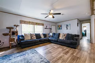 230 Sunkist Dr, Lockhart, TX 78644 - Photo 7