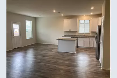 137 Onna Street, Taylor, TX 76574 - Photo 3