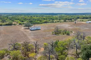 1177 County Road 402, Flatonia, TX 78941 - Photo 11