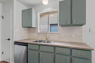 10510 School House Ln, Austin, TX 78750 - Photo 11