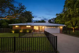 104 N Willis St, Lampasas, TX 76550 - Photo 1