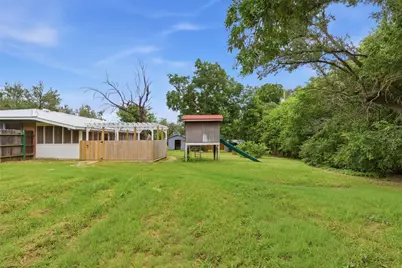 104 N Willis Street, Lampasas, TX 76550 - Photo 31