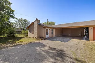 2402 Cottonwood Dr, Georgetown, TX 78628 - Photo 19