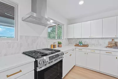 1325 Likeness Road, Spicewood, TX 78669 - Photo 9