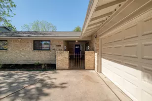 2117 Gaston Pl Dr, Austin, TX 78723 - Photo 3